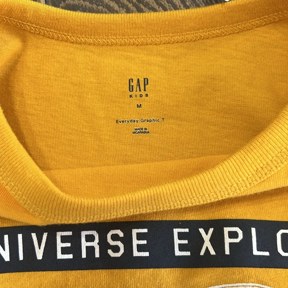Gap kids universe, Explorer, yellow, long sleeve tee size medium (8)‎